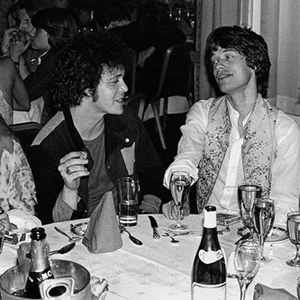 夫妻内射做爱视频
